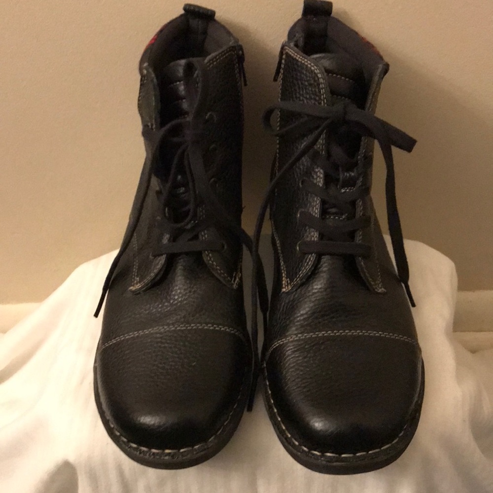 Clark’s Ladies black boots